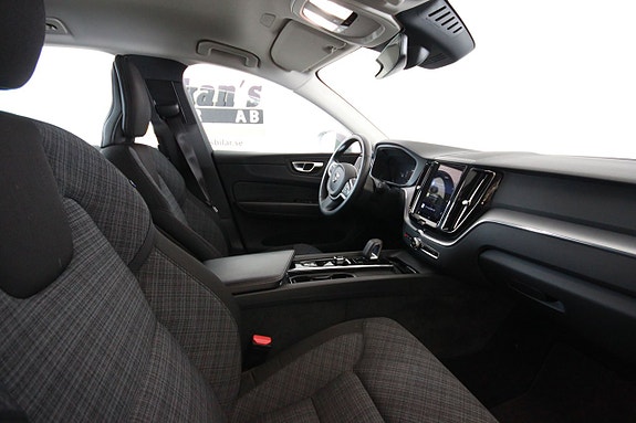 Volvo XC60 3 of 5