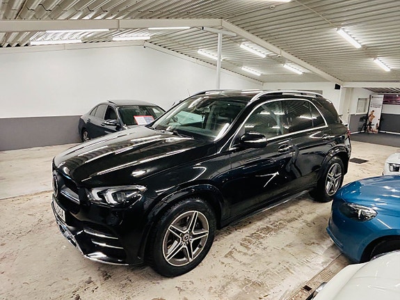 Mercedes-Benz GLE300 d 2 of 5