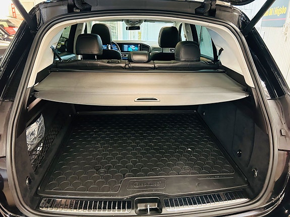 Mercedes-Benz GLE300 d 28 of 28