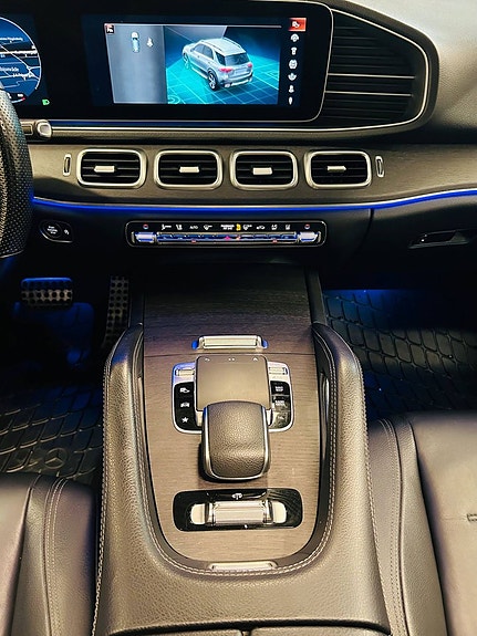 Mercedes-Benz GLE300 d 16 of 28