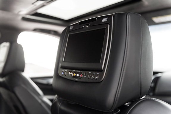 Cadillac Escalade 15 of 23