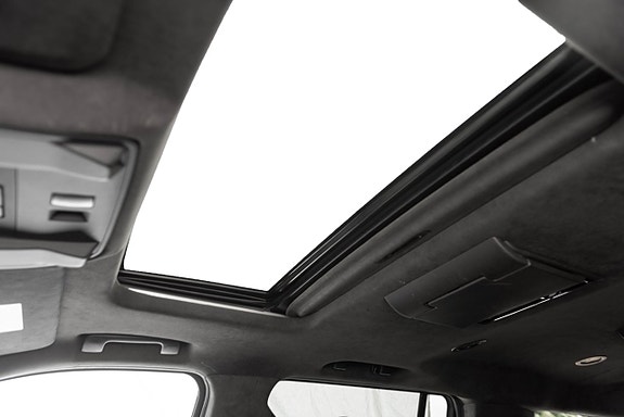 Cadillac Escalade 14 of 23