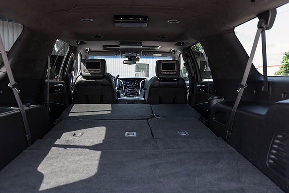 Cadillac Escalade 21 of 23
