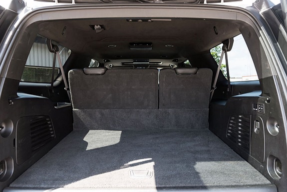 Cadillac Escalade 22 of 23