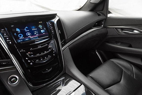 Cadillac Escalade 9 of 23