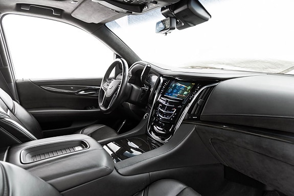 Cadillac Escalade 17 of 23