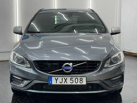 Volvo V60 2 of 27