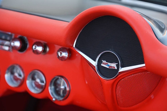 Chevrolet Corvette 17 of 18