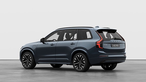 Volvo XC90 3 of 11