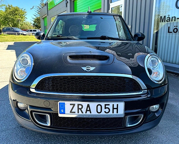 MINI Cooper S 5 of 17