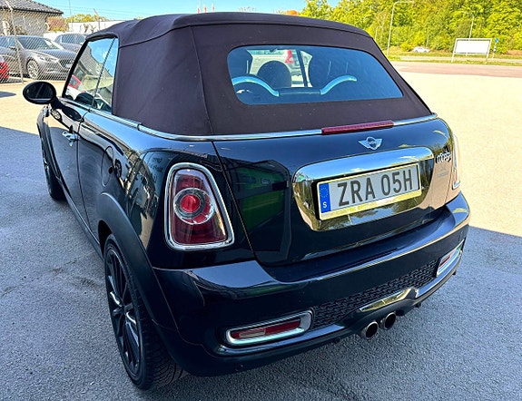 MINI Cooper S 8 of 17