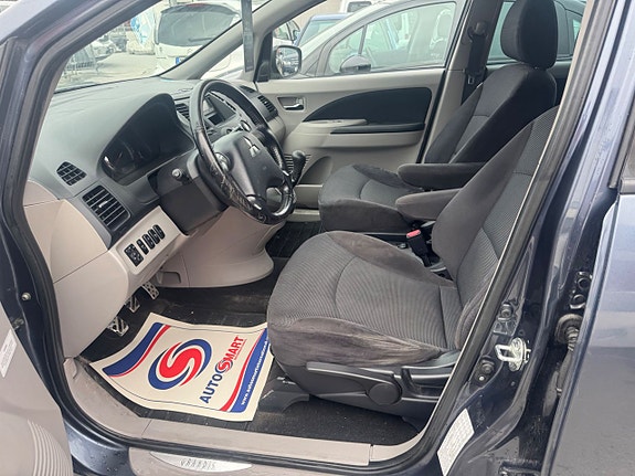 Mitsubishi Grandis 20 of 20