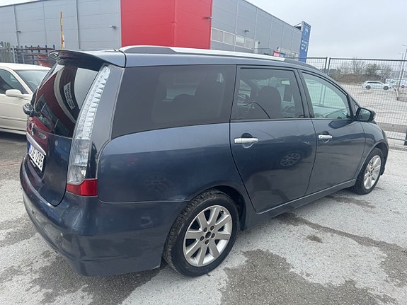 Mitsubishi Grandis 6 of 20
