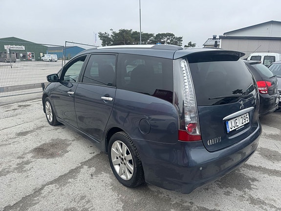 Mitsubishi Grandis 12 of 20