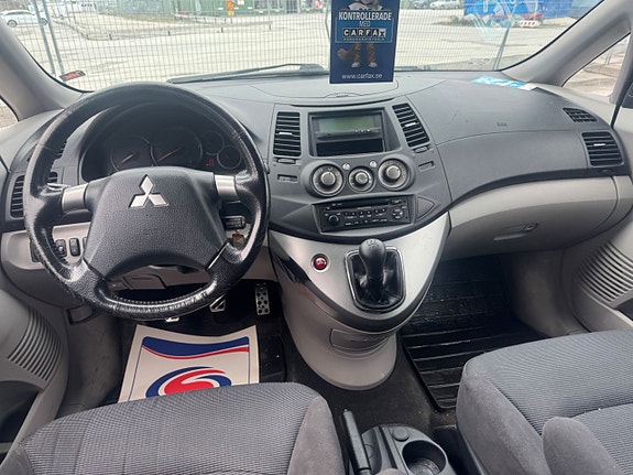 Mitsubishi Grandis 15 of 20