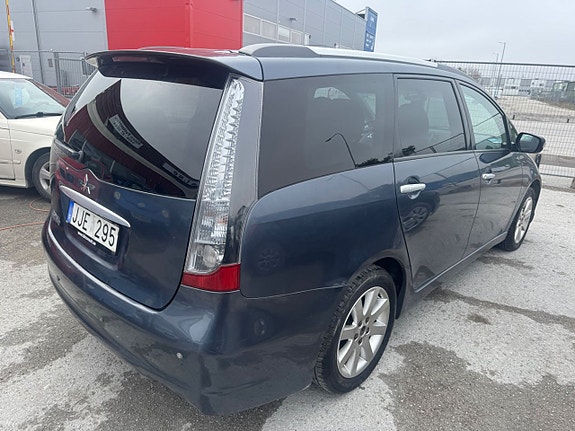 Mitsubishi Grandis 11 of 20