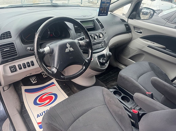 Mitsubishi Grandis 18 of 20