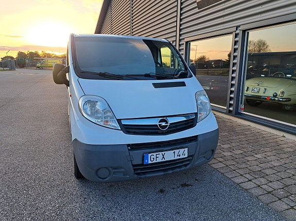 Opel Vivaro 4 of 5