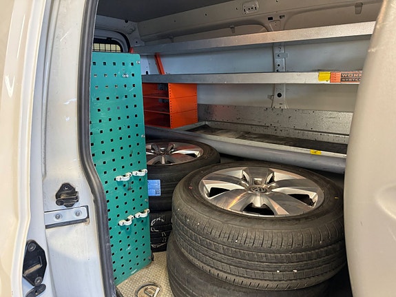 Volkswagen Caddy Maxi 16 of 17