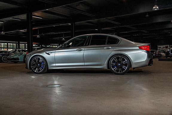 BMW M5 3 of 5