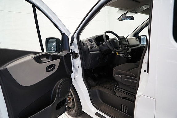 Renault Trafic 5 of 12