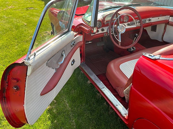 Ford Thunderbird 15 of 23