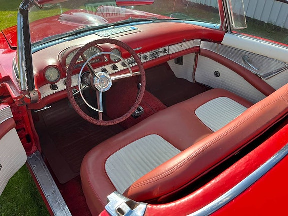 Ford Thunderbird 14 of 23