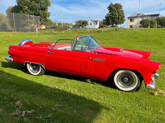 Ford Thunderbird 6 of 23