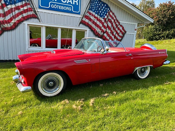 Ford Thunderbird 10 of 23