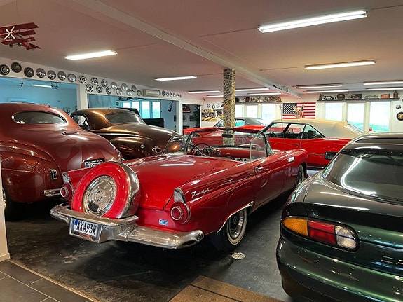 Ford Thunderbird 20 of 23