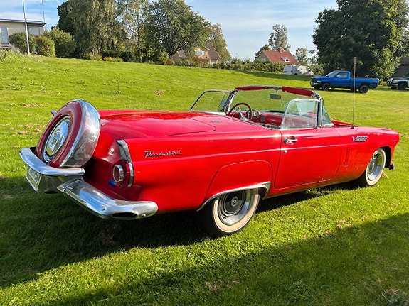 Ford Thunderbird 7 of 23
