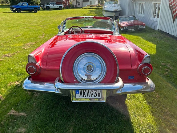 Ford Thunderbird 8 of 23