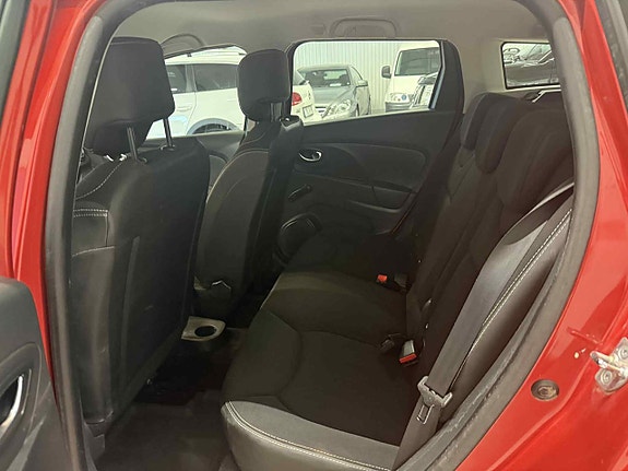 Renault Clio 10 of 12
