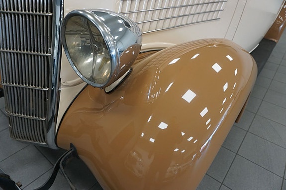 Ford Model 48 13 of 30