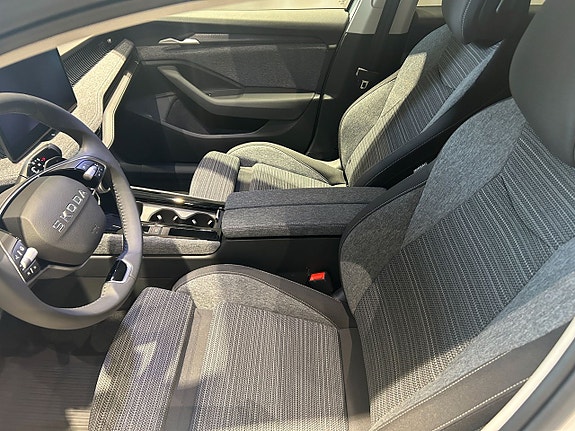 Skoda Superb 4 of 5