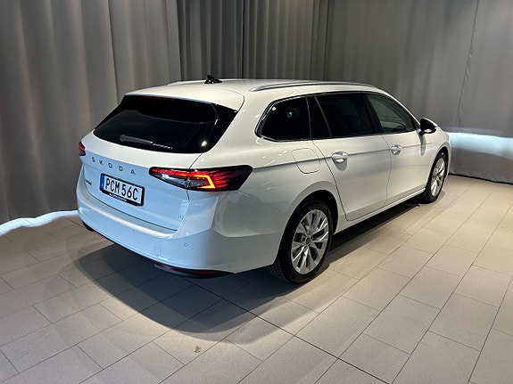 Skoda Superb 8 of 9