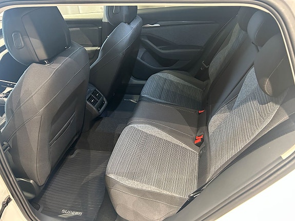 Skoda Superb 6 of 9