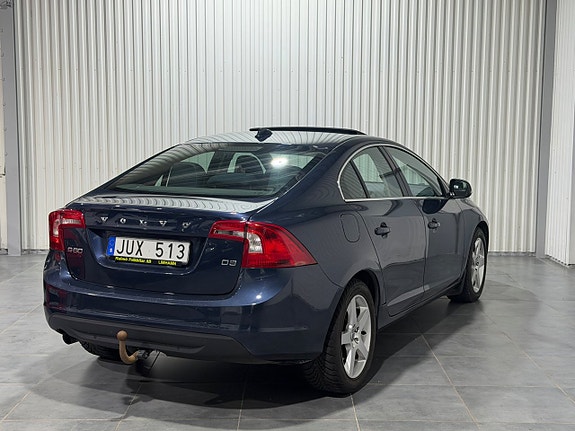 Volvo S60 4 of 5