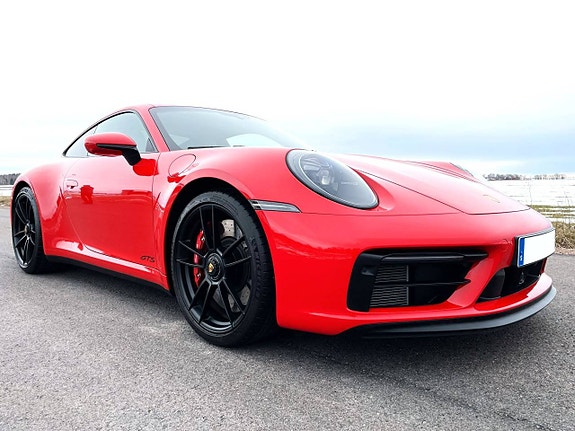Porsche 911 4 of 5