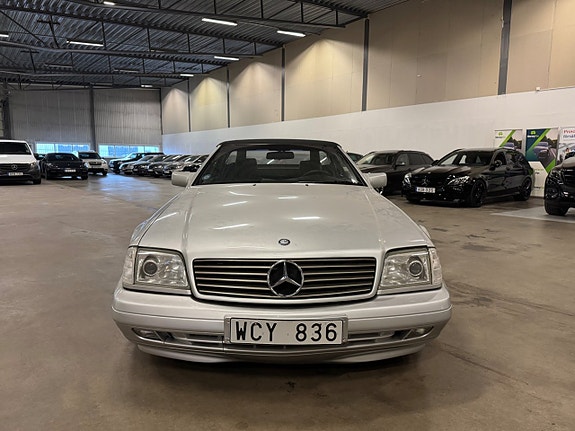 Mercedes-Benz SL500 2 of 5