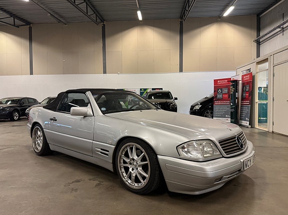 Mercedes-Benz SL500 3 of 5