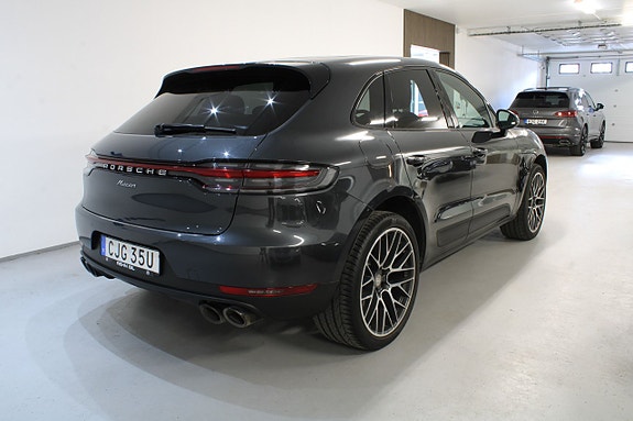 Porsche Macan 4 of 5