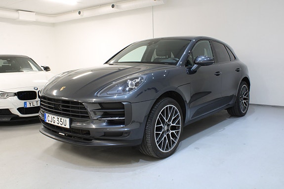 Porsche Macan 2 of 5