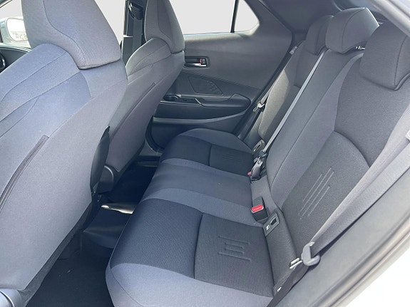 Toyota C-HR 10 of 13