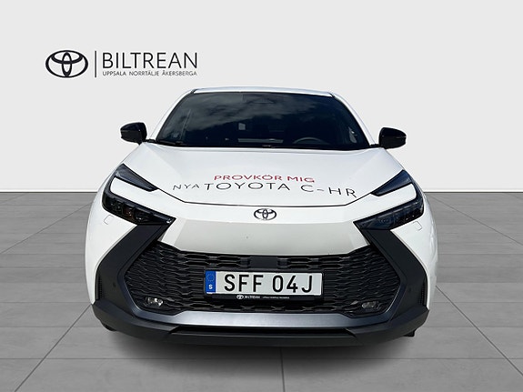 Toyota C-HR 2 of 5