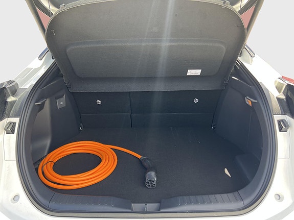 Toyota C-HR 11 of 13