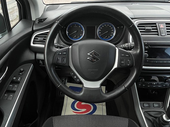 Suzuki S-Cross 16 of 26