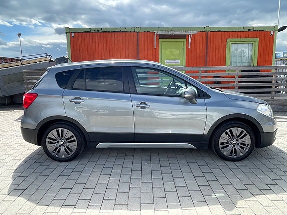 Suzuki S-Cross 4 of 26