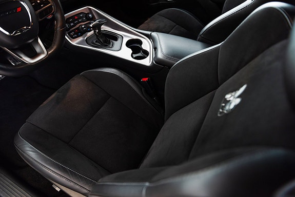 Dodge Challenger 10 of 21