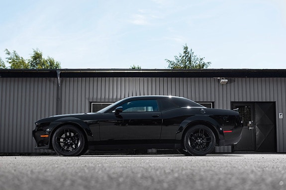 Dodge Challenger 3 of 5